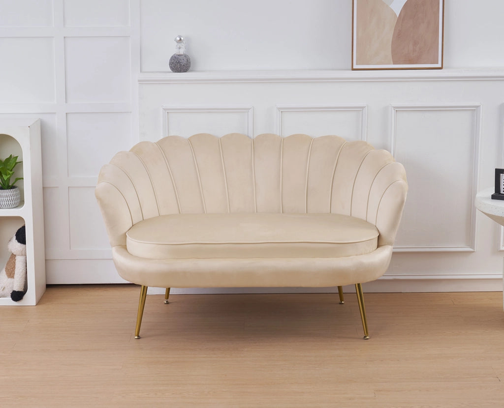 Divano Due 2 Posti In Velluto Forma Conchiglia Gambe In Metallo 133x63x75 Cm Camera Soggiorno Ufficio  Beige