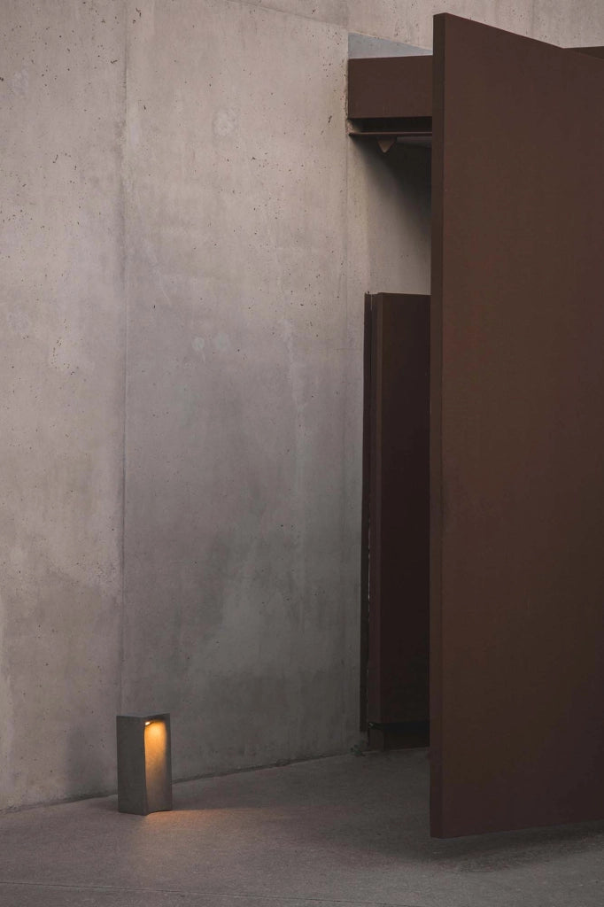 GROT 400 Lampada paletti muro grigio 2700K