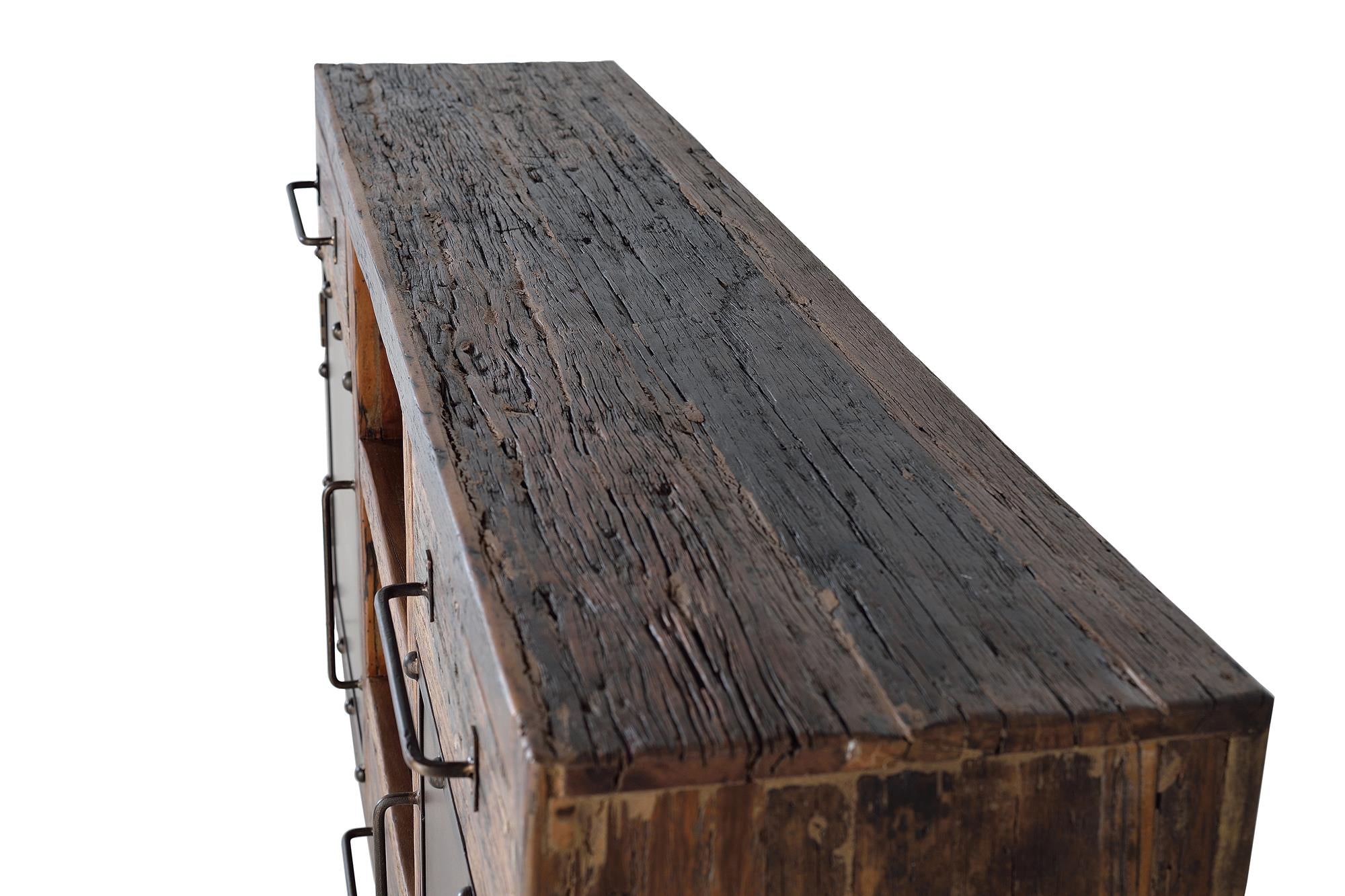 Credenza in legno di recupero e metallo