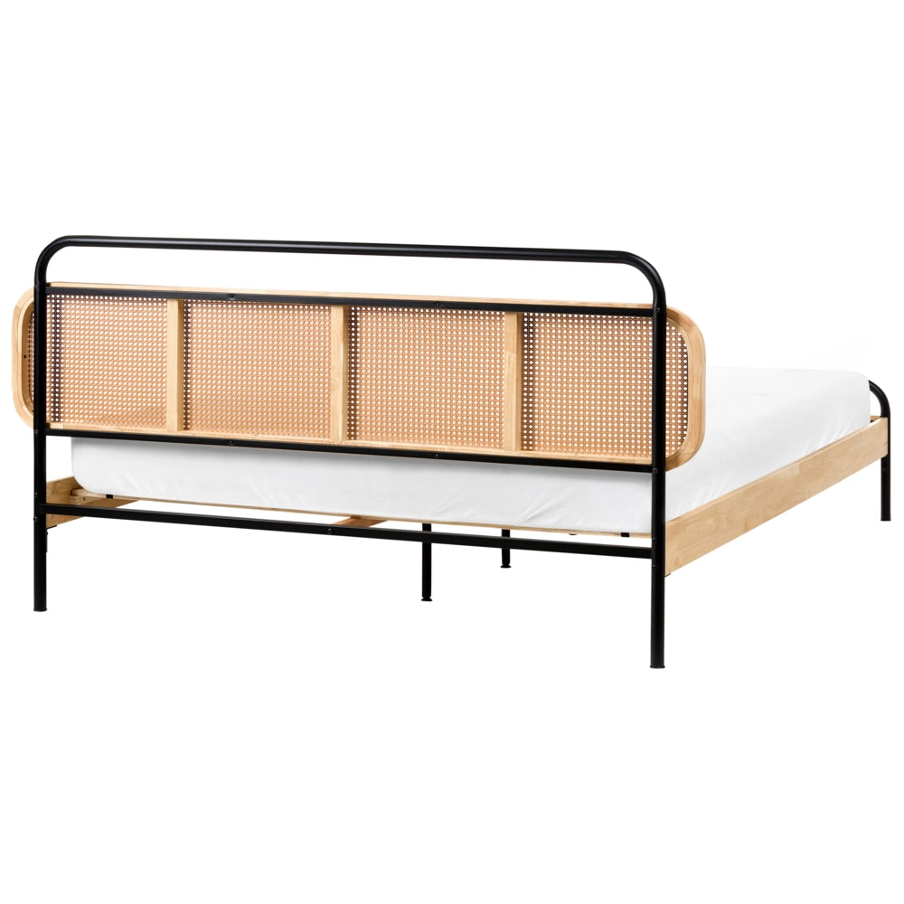 Letto matrimoniale moderno base a doghe con testata a treccia viennese in legno di gomma chiaro 180 x 200 cm Camera da letto