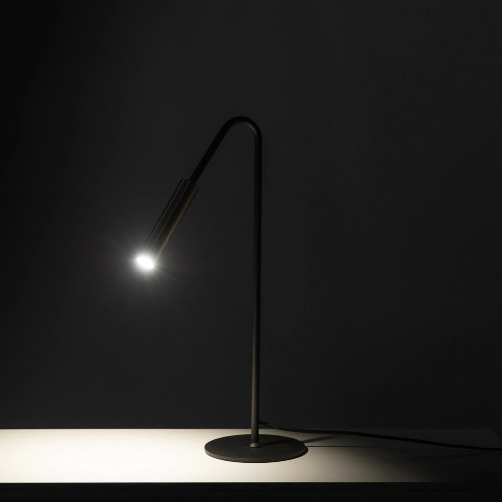 Vega - Lampada da tavolo a LED in metallo nero