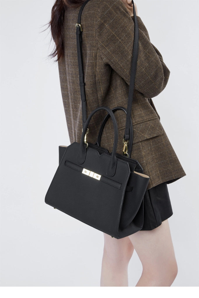 Borsa a tracolla da donna in vera pelle, colore nero.