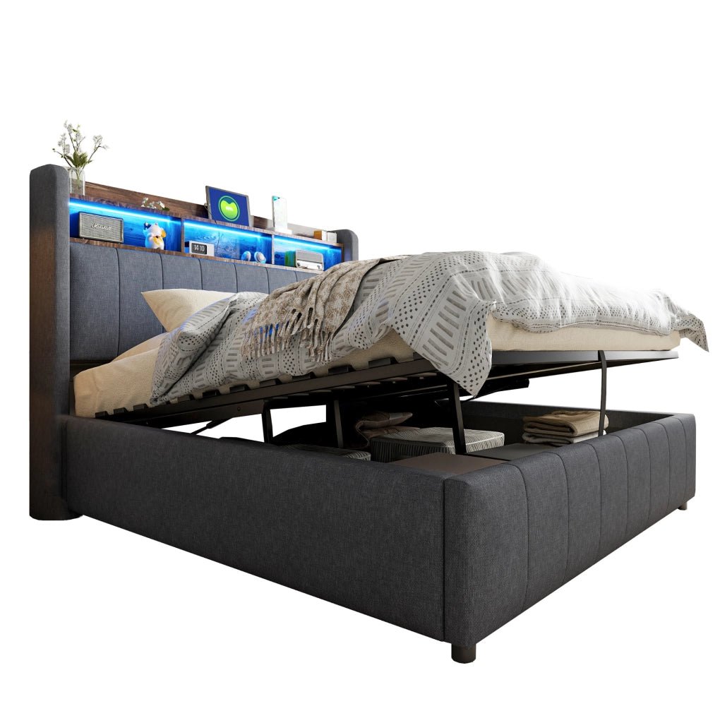 Letto imbottito 140x200 cm grigio con LED; USB e vano contenitore con sollevamento idraulico