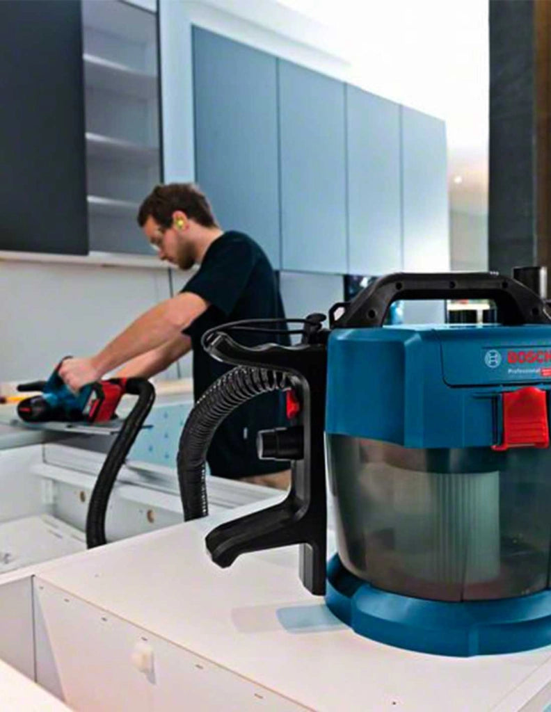 Aspiratore BOSCH GAS 18V-10 L (Solo corpo + Accessori)