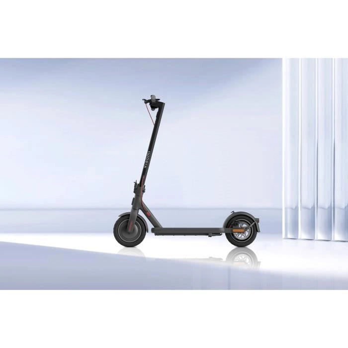 Scooter elettrico - XIAOMI - Scooter elettrico 4 - 300 W - Pneumatici 10 - Autonomia 35 km