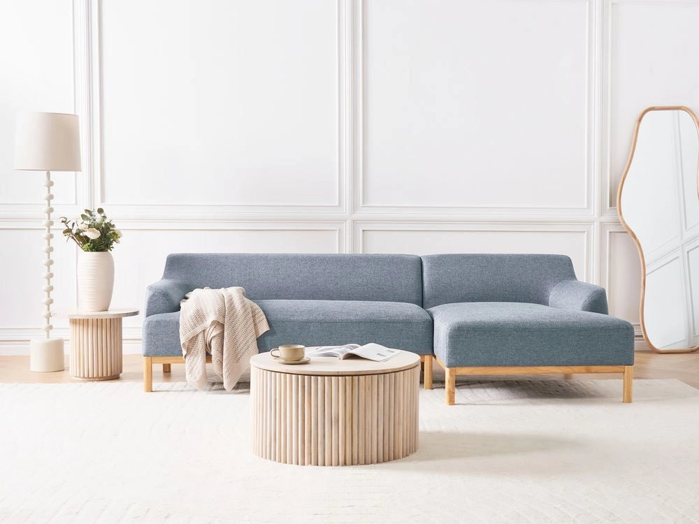 Divano angolare a sinistra Tessuto poliestere blu Gambe di legno Soggiorno elegante