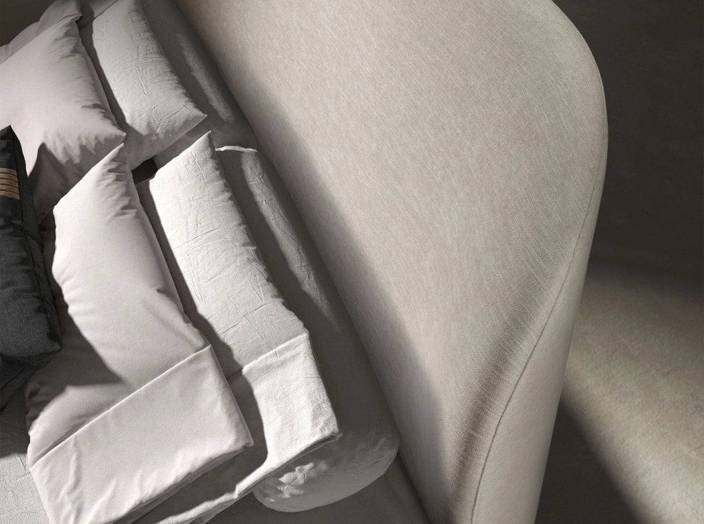 Letto in tessuto grigio chiaro