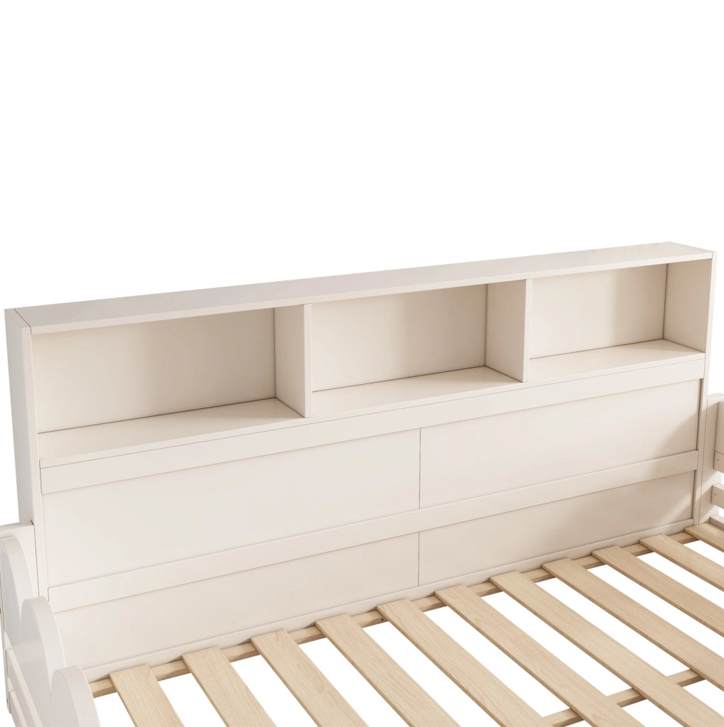 Letto a pavimento per bambini 140x200 cm bianco in legno con sponde; porta e ripiani