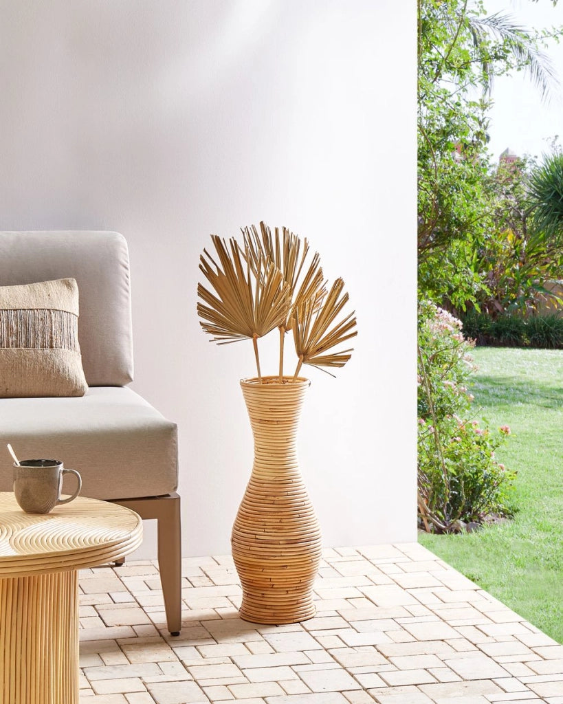Vaso decorativo in rattan naturale da 50 cm in stile rustico bohémien.