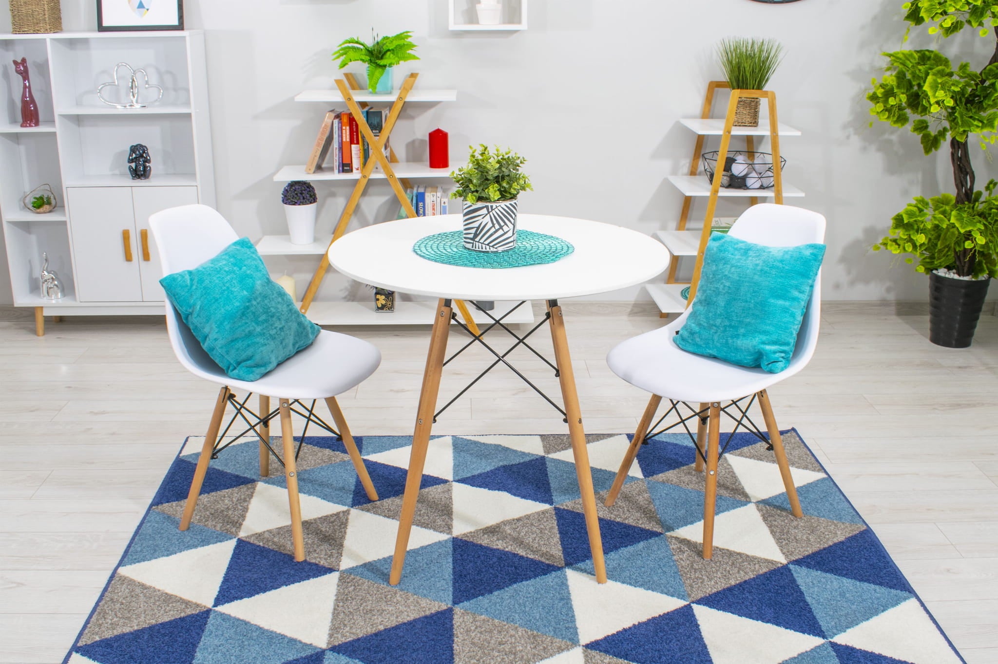 Sedia ergonomica Valora OSAKA con gambe bianche naturali per soggiorno