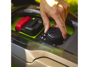 Robot tagliaerba Greenworks Optimow 5 motore Brushless per prati 550mq