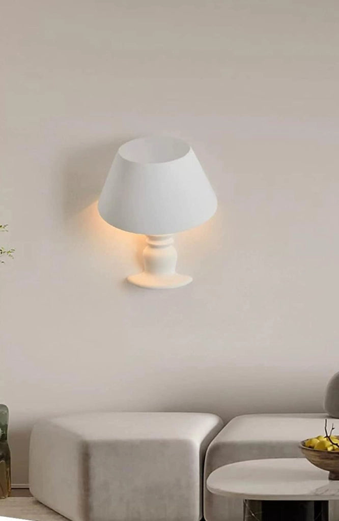 Applique da Parete in Gesso Verniciabile Bianco, Design a Forma di Lampada da Tavolo, Attacco E14, 30x12x14 cm, Stile Moderno per Interni Casa e Locali