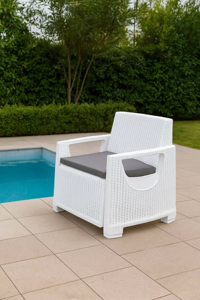 Rho, Poltrona da Esterno Braccioli Made in Italy, 66x72 cm Bianco