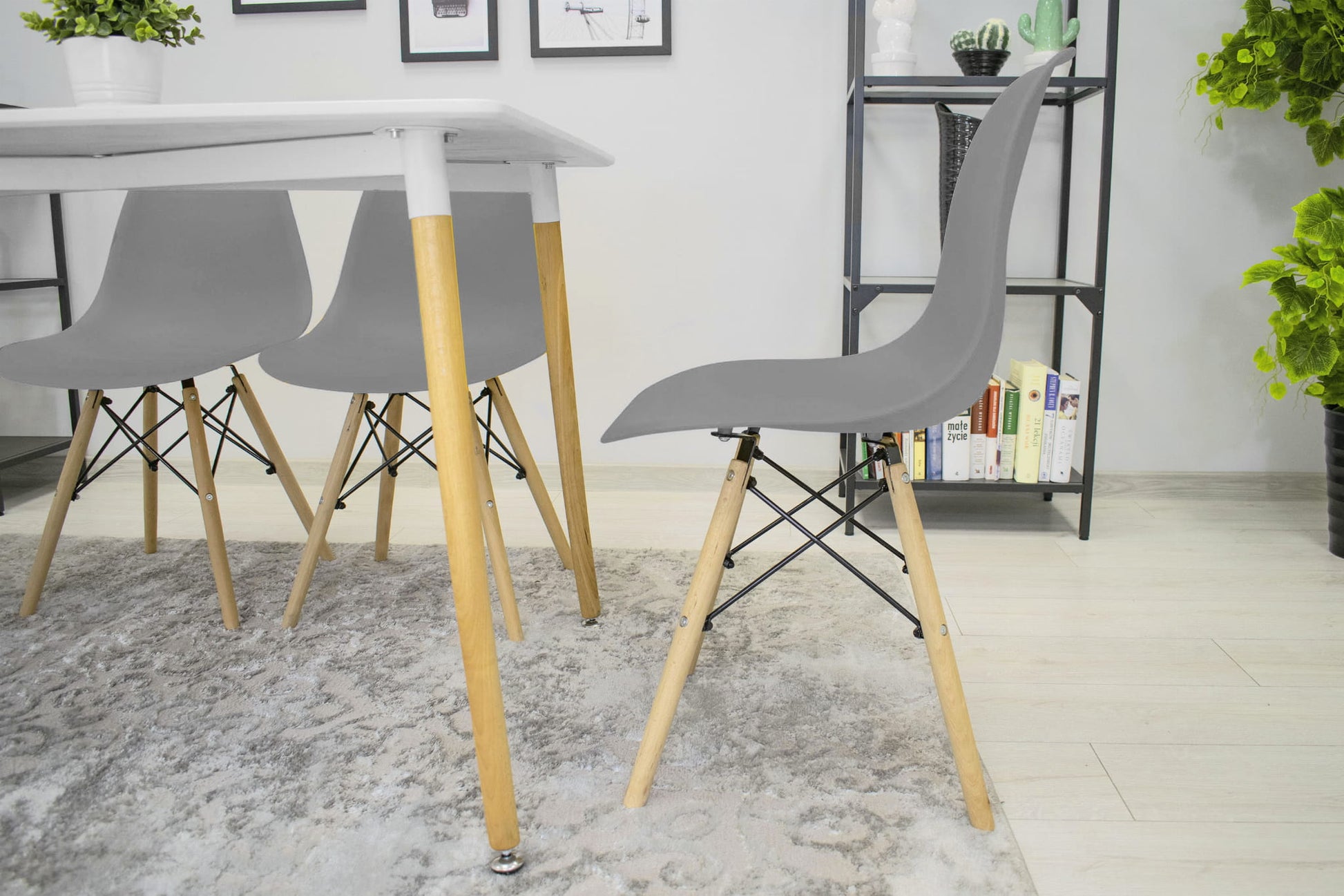 Sedia Valora OSAKA con gambe in legno grigio ergonomica per soggiorno