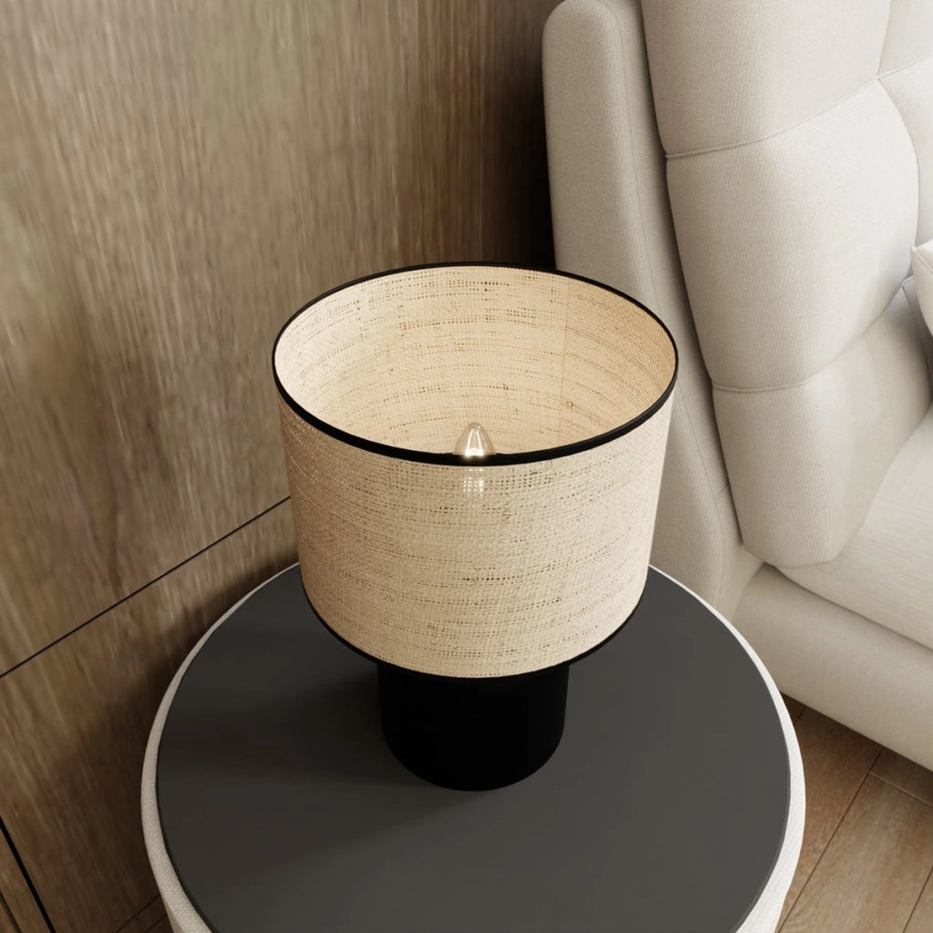Lampada da tavolo Aspen in acciaio nero e tessuto effetto rattan