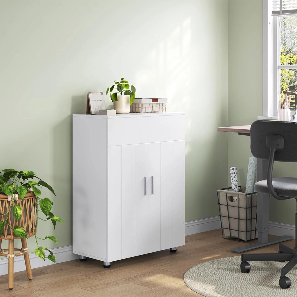 Armadietto da Bagno con Ripiani Regolabili, Mobiletto Multiuso con 3 Scomparti, Maniglie e Ante, Organizzatore per Cucina, Ingresso, Soggiorno, in MDF e Metallo, Bianco