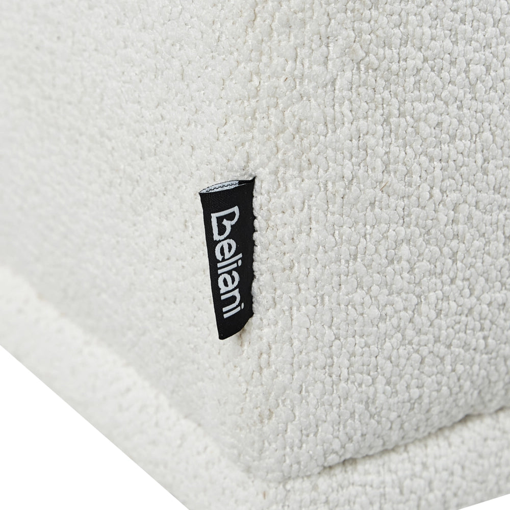 Pouf bianco rettangolare con gambe in in legno di gomma verniciato marrone stile minimalista