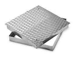 Chiusino con coperchio bugnato acciaio zincato sp 30/10 25x25 b07dpksbgk