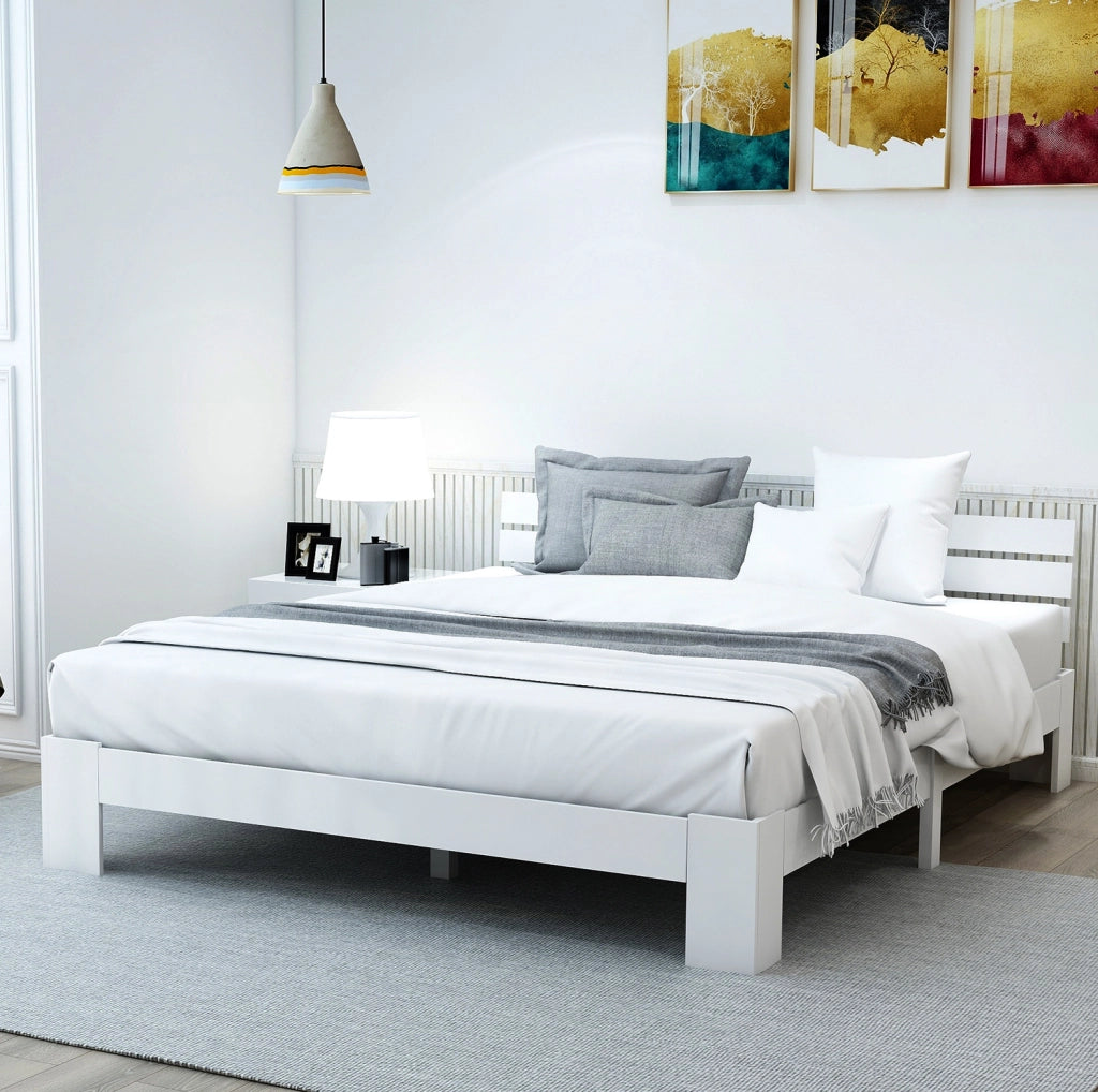 Letto matrimoniale 140x200 cm in legno massello di pino bianco con rete a doghe