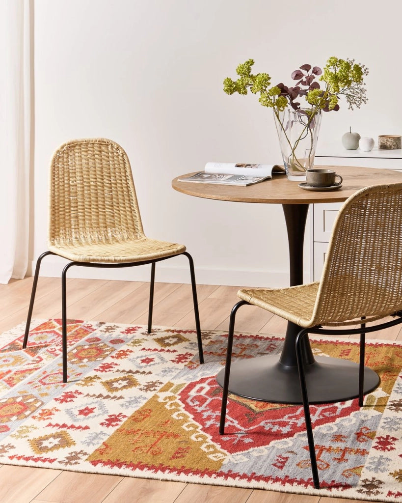 Set di 2 sedie da pranzo con seduta e schienale in rattan naturale e gambe in ferro, senza braccioli, in stile industriale boho