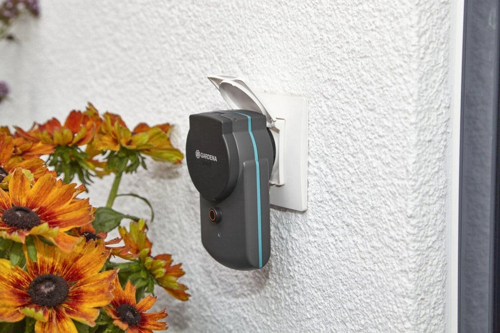 Gardena 19095-20 Adattatore Smart Power per Controllo Dispositivi Elettrici da Giardino tramite App Compatibile con Smart System e Assistente Vocale colore Nero