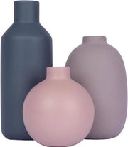 Set di piccole vasi in ceramica per decorazione di tavola con stile moderno