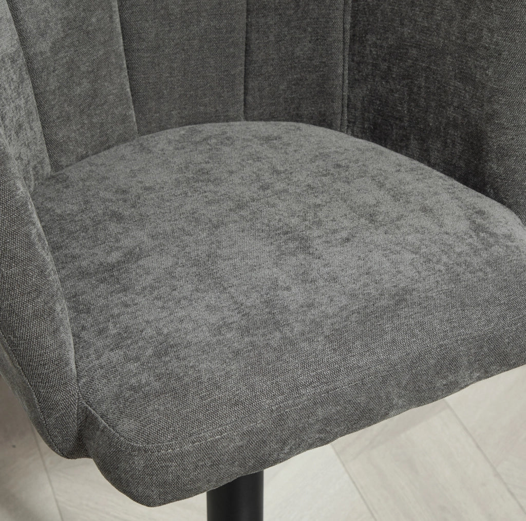 Set di 2 sgabelli da bar 59x53x89-110 cm girevoli e regolabili in poliestere grigio scuro