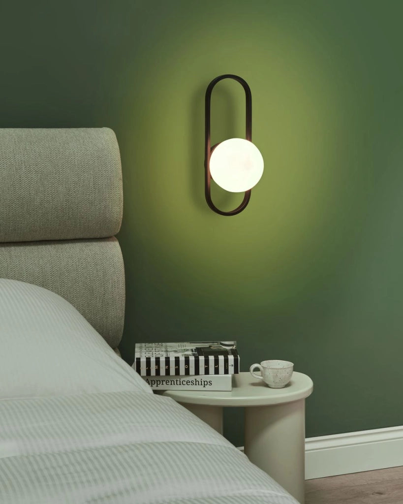 Lampada da parete in vetro opaco Paralume nero stile moderno
