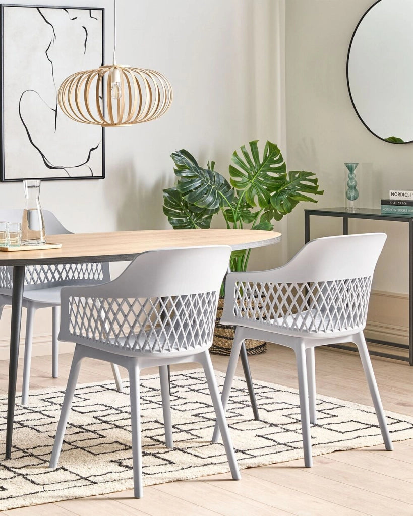 Set di 2 sedie da pranzo in materiale sintetico grigio chiaro stile moderno soggiorno cucina