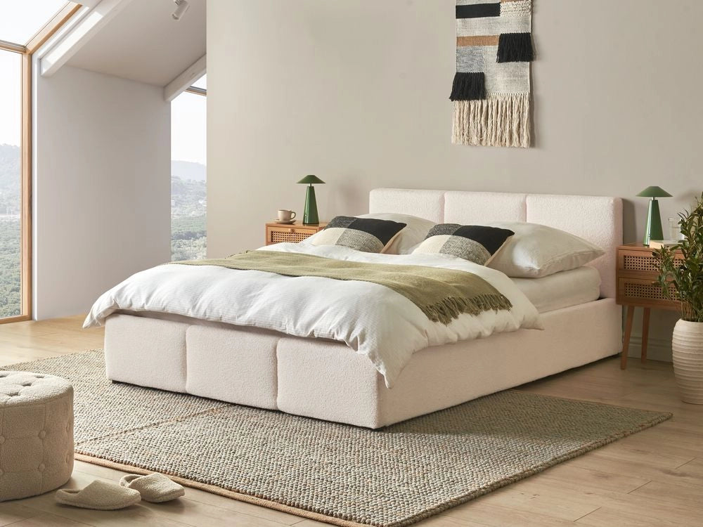 Letto matrimoniale in tessuto bouclè bianco sporco con contenitore 140 x 200 cm Testiera Rivestita Funzione Contenitore