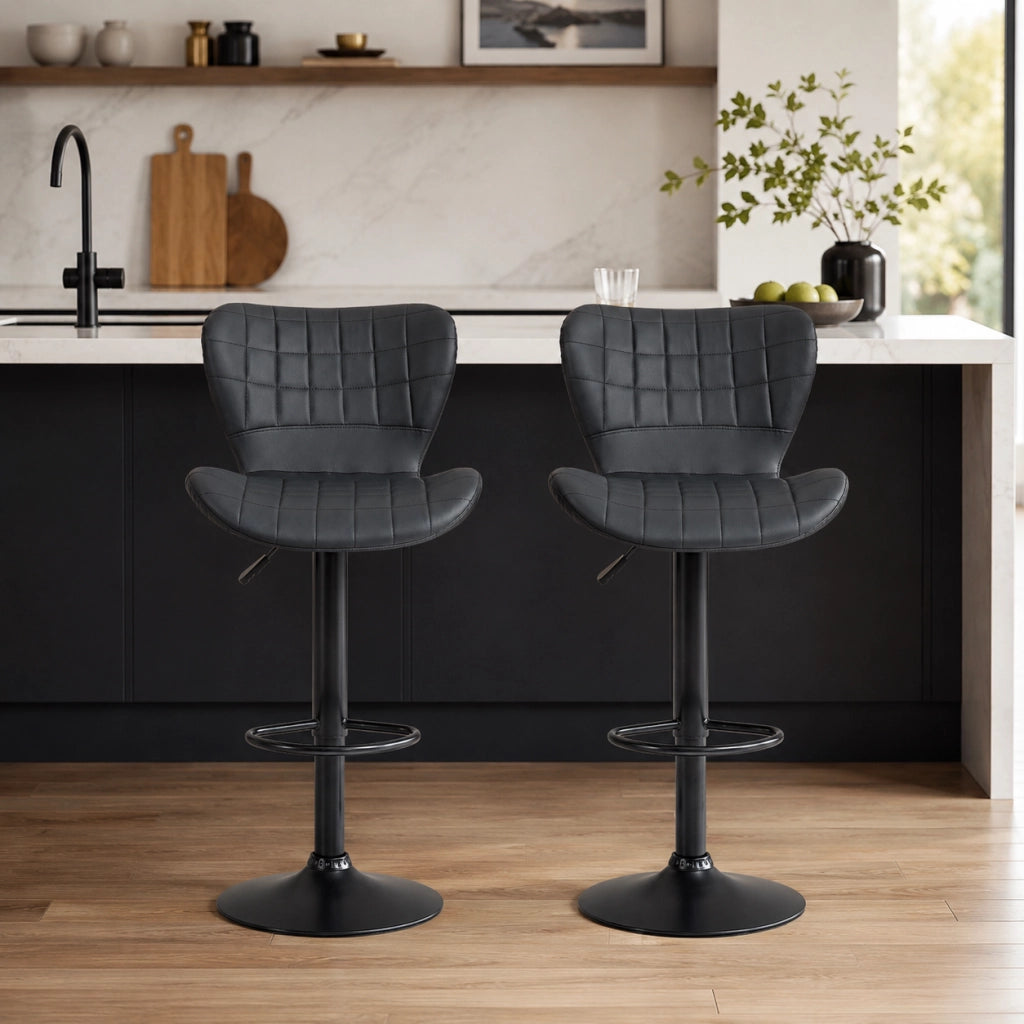 Set di 2 sgabelli da bar 57x58x87-107 cm girevoli e regolabili in altezza in pelle nera