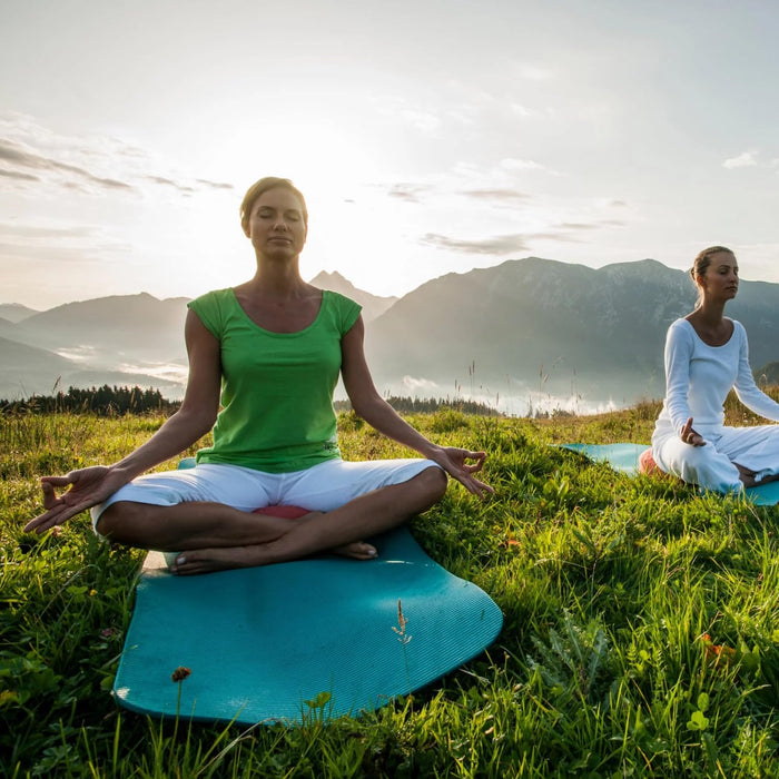 OWIJI Tappetino Yoga Pilates Aerobica Palestra Ginnastica Verde Acqua PVC Antiscivolo Dimensioni 61 x 173 Spessore 0,5 mm Pieghevole Confortevole Casa Palestra Ufficio