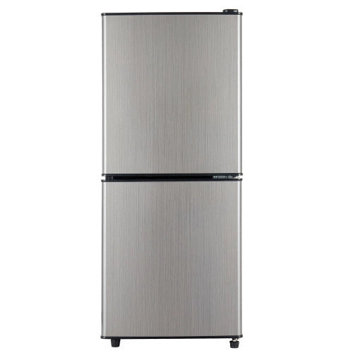 Mini frigorifero; congelatore; volume totale 106L; compartimento frigorifero da 60L; compartimento freezer da 46L; illuminazione LED; mensole regolabili; efficiente energetico; nero+argento