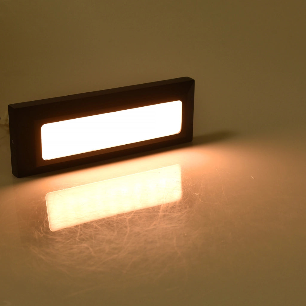 SEGNAPASSO LED A PARETE 5W NERO CON CCT SWITCH 3 TEMPERATURE COLORE IP65 - EFFICIENZA ENERGETICA E DESIGN MODERNO PER INTERNI ED ESTERNI