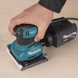 Levigatrice orbitale Makita 200W con attacco velcro - BO4555