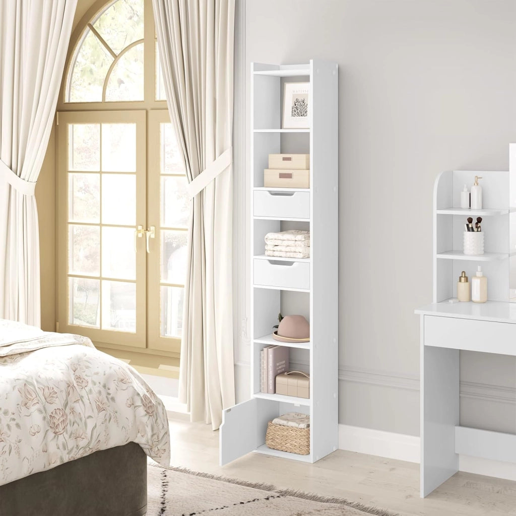 Libreria Verticale Autoportante, Scaffale Salvaspazio, Libreria Stretta e Alta, con 2 Cassetti, 6 Ripiani Aperti e 1 Scomparto con Anta, in Legno, Bianca, SK042ws
