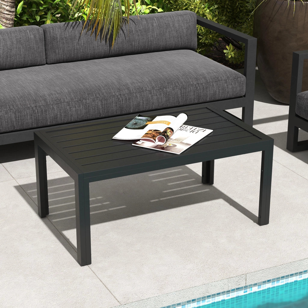 Comodino rettangolare in acciaio; ideale per balcone o giardino. Impermeabile. Dimensionei: 101;5 x 61 x 46 cm. Coloreee: nero.