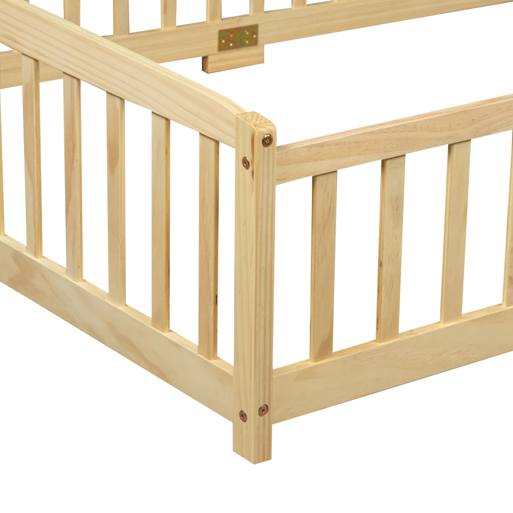 Letto a pavimento 140x200 cm con sponde e accesso centrale in legno colore naturale