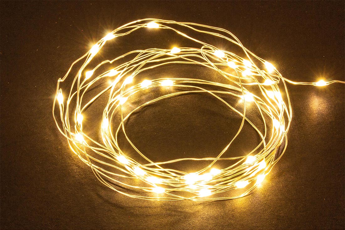 Luci di Natale a Batterie 30 Micro Led Catena 3 Mt da Interno Luce Bianca Fredda Temperatura di colore: Luce Calda