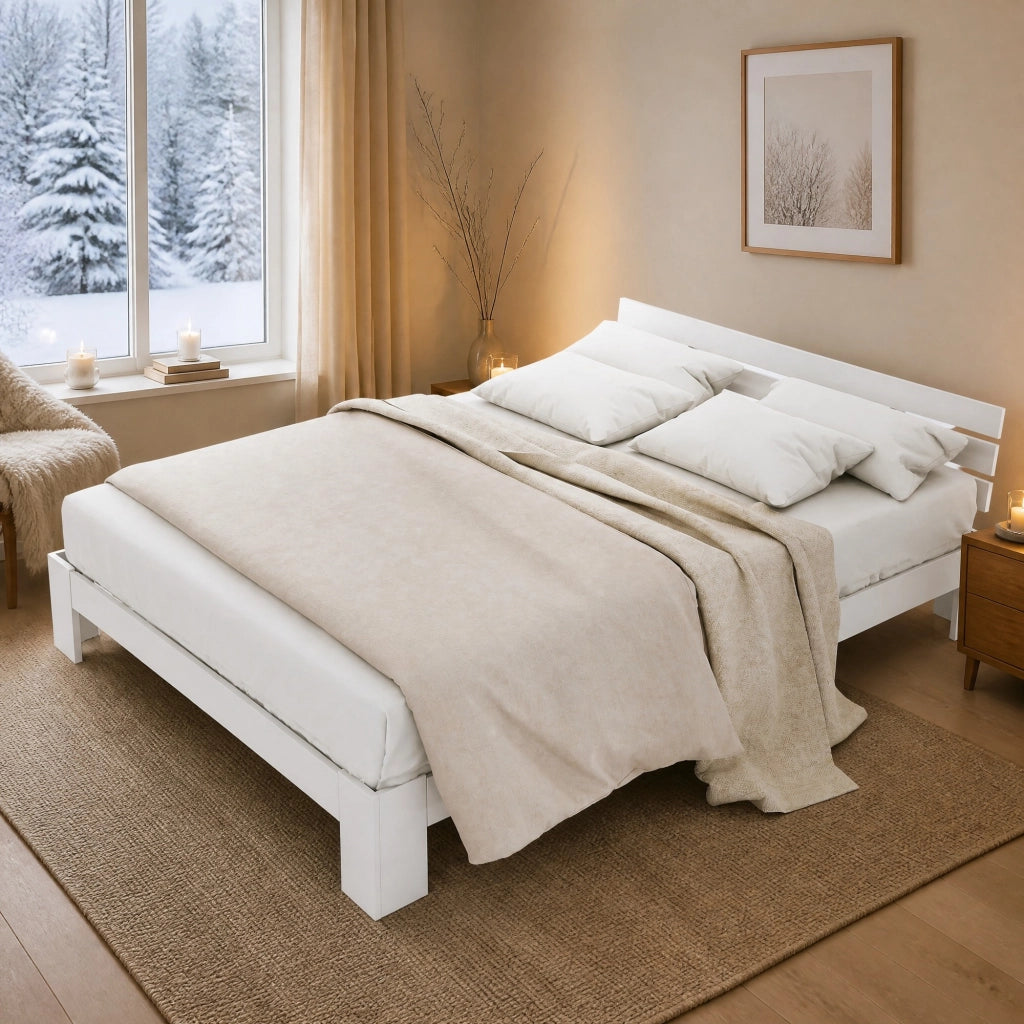 Letto matrimoniale 140x200 cm in legno massiccio bianco con rete a doghe, design rustico e salvaspazio