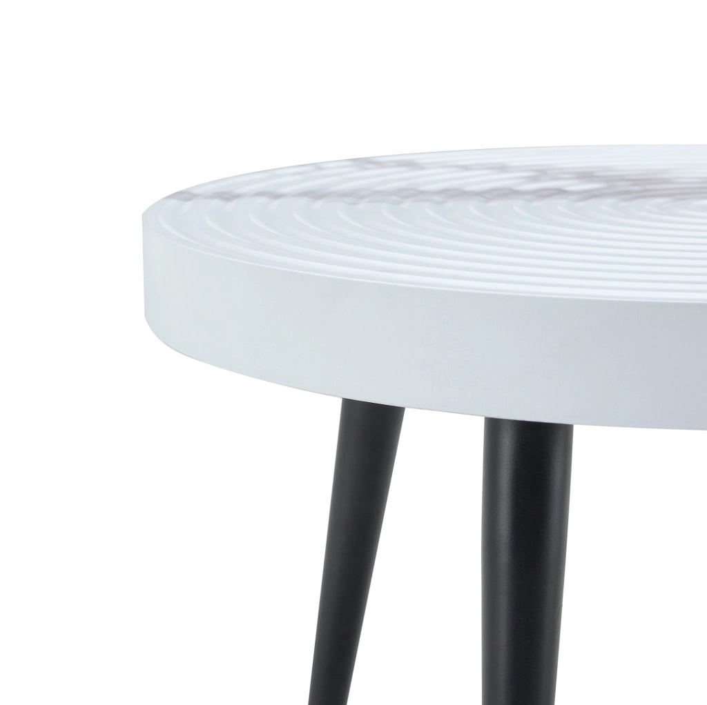 Tavolino rotondo 73.99x73.61x22.5 cm con piano effetto marmo e scanalature; MDF e metallo; bianco