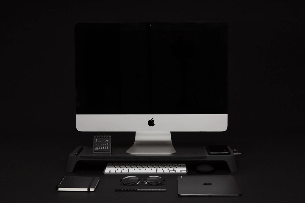 Supporto Monitor da Scrivania 56x20x5,7 cm con Entrata USB e Base di Ricarica Wireless Nero