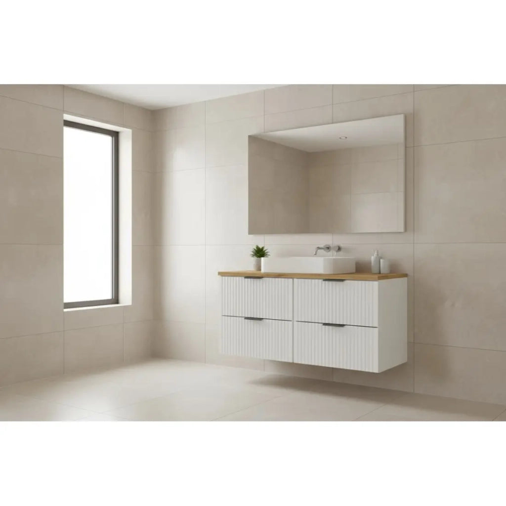 Set da bagno NOXERA 120 cm – Mobile sospeso bianco alpino con piano per lavabo color rovere chiaro
