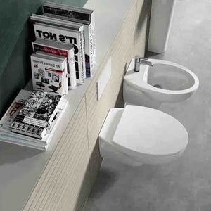 Sedile in termodurente con cerniere in acciaio per vaso day sospeso e filo muro