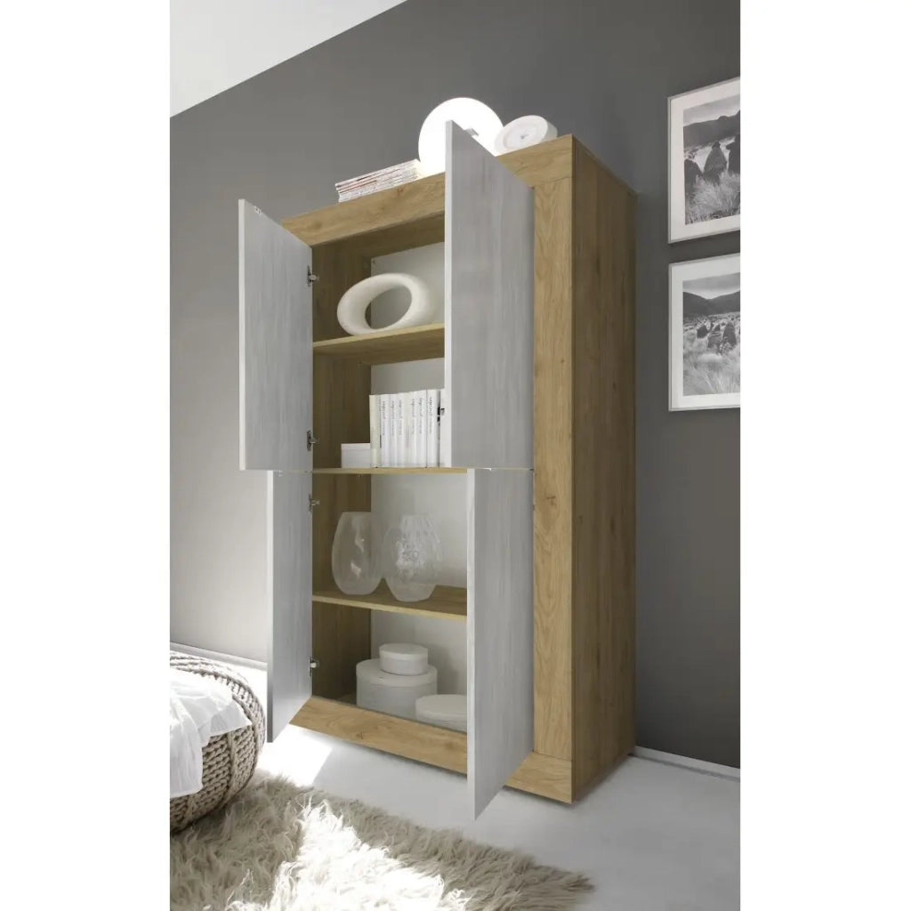 Mobile buffet design a 4 porte in legno, collezione ACCESS. Colori bianco e rovere chiaro.