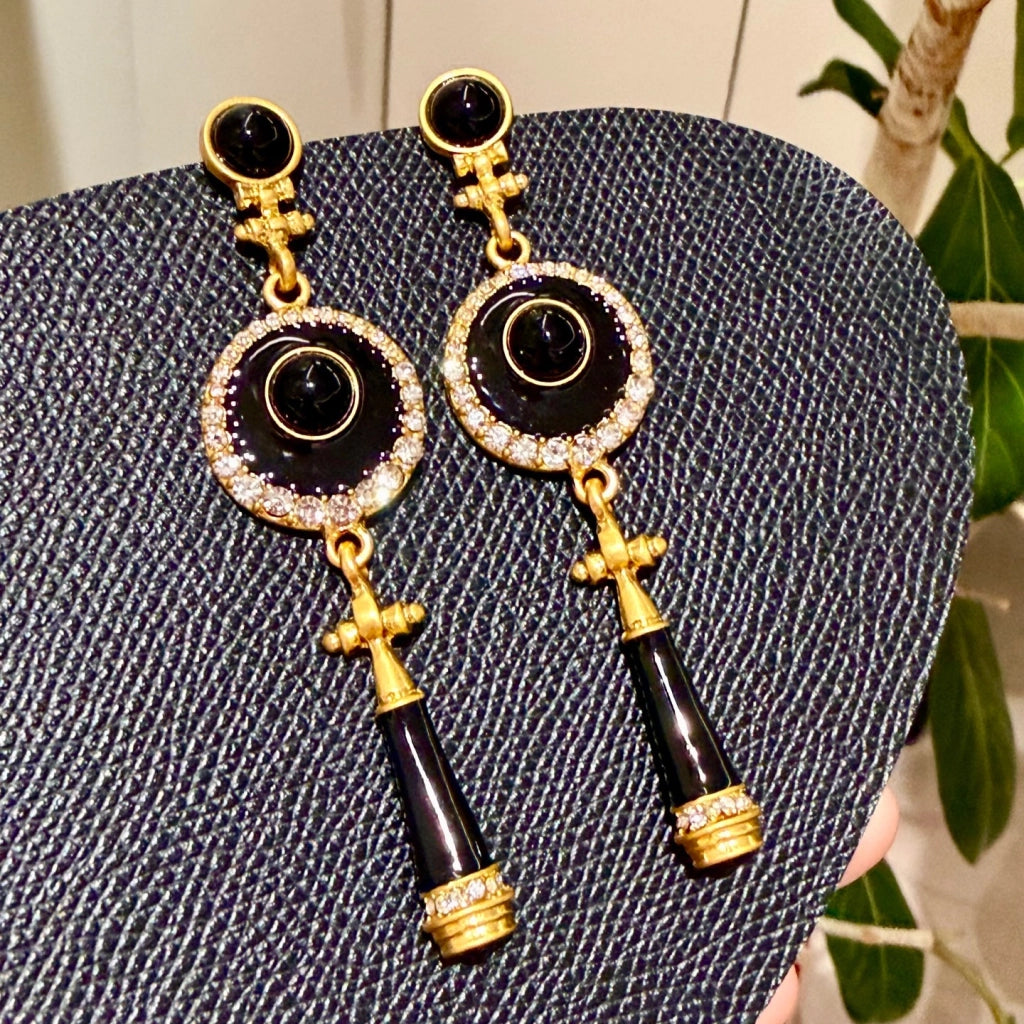 Orecchini pendenti vintage a forma di cono in smalto nero con zirconi incastonati