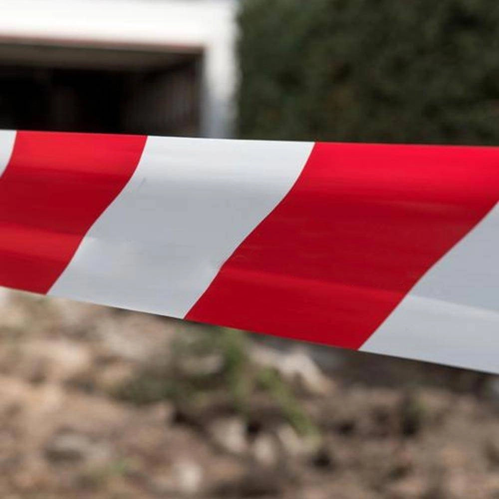 Trade Shop - Nastro Segnaletico Di Sicurezza Rotolo Da 50 Mt Segna Percorso Bianco Rosso -