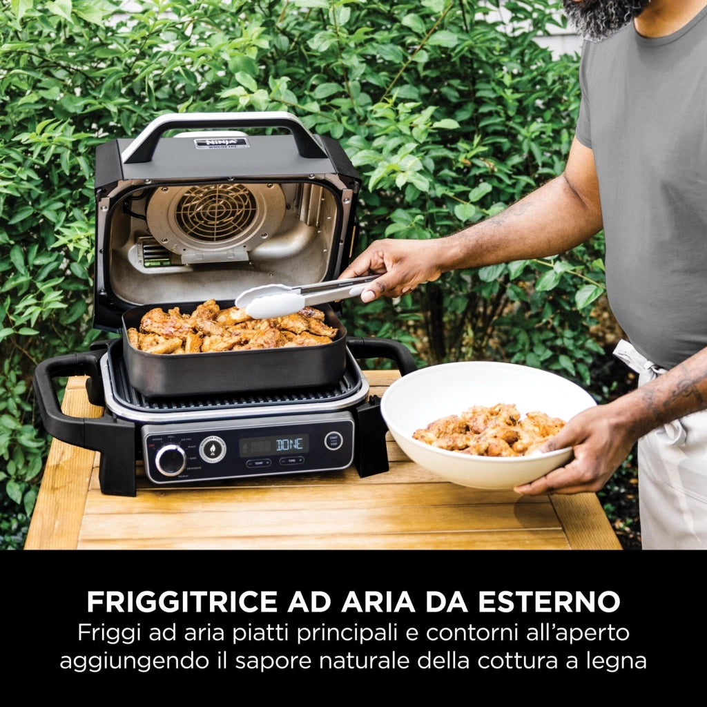 Ninja OG701EU Woodfire Barbecue Elettrico Affumicatore e Friggitrice ad Aria 7 in 1 2400 W colore Grigio Nero