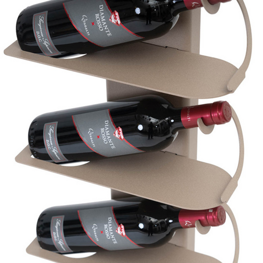 ALUBOX VIRGO Porta Vino Da Parete A Colonna 83,5X30X14,6 Cm Portabottiglie Da Parete In Alluminio Con 5 Mensole A C Inclinate In Lamiera Zincata 30X10,6 Cm Per 5-10 Bottiglie COLORE: SABBIA