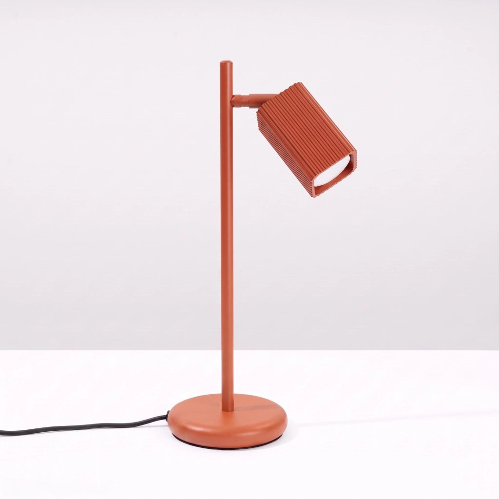 Lampada da tavolo RAYO ocra rossa